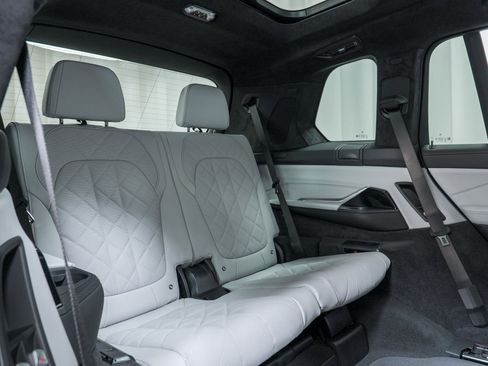 New 2026 BMW X7 xDrive40i image 25