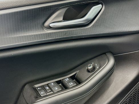 Used 2024 Jeep Grand Cherokee L Laredo image 15