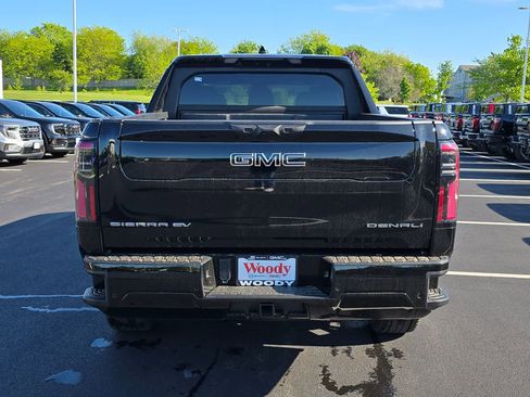 New 2025 GMC Sierra EV Denali image 9