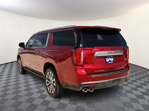 Used 2021 GMC Yukon XL Denali w/ Denali Premium Package AWD/4WD image 3