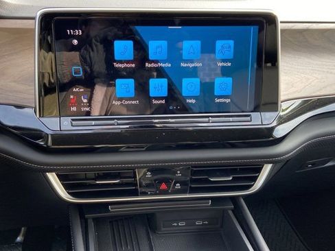 Used 2025 Volkswagen Atlas SE image 20