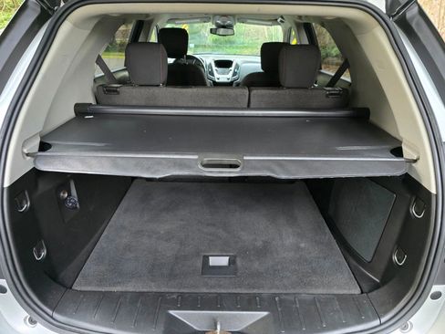 Used 2017 Chevrolet Equinox LT image 16