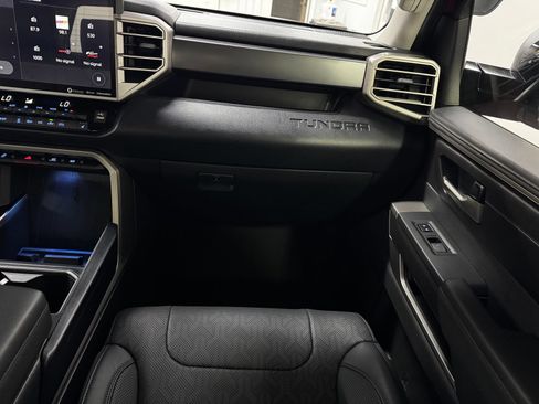 Used 2022 Toyota Tundra SR5 w/ SR5 Premium Package AWD/4WD image 17