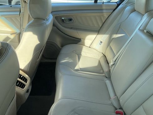 Used 2016 Ford Taurus SEL FWD image 8