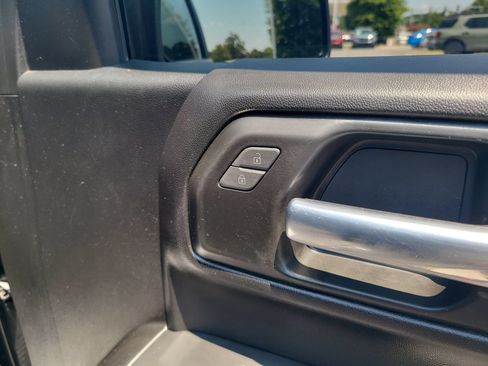 Used 2023 Chevrolet Silverado 1500 Custom AWD/4WD image 27