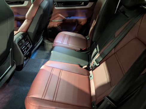 New 2026 Porsche Cayenne S image 24