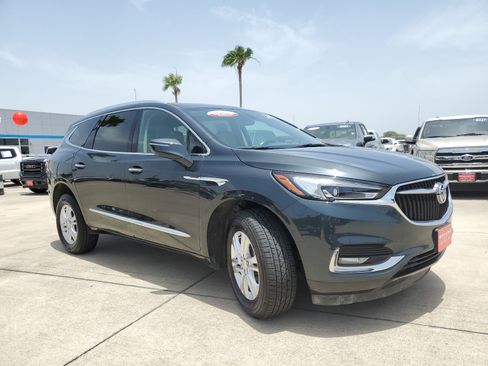 Used 2020 Buick Enclave Essence image 3