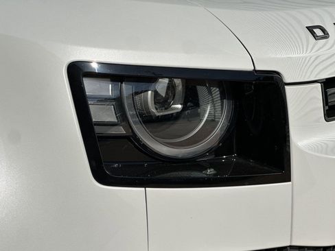 New 2026 Land Rover Defender 110 X-Dynamic SE AWD/4WD image 11