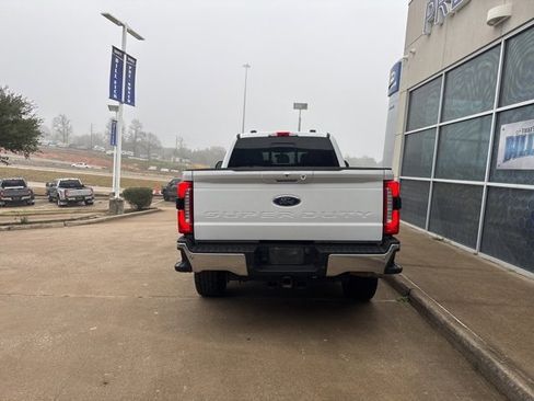 Used 2023 Ford F250 Lariat w/ FX4 Off-Road Package image 6