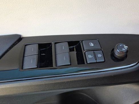 Used 2019 Toyota Prius Limited image 33