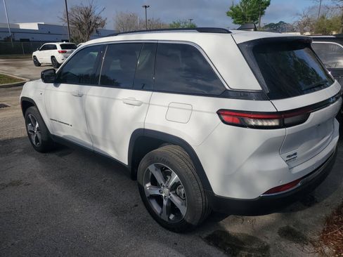 Used 2022 Jeep Grand Cherokee Limited 4xe image 4