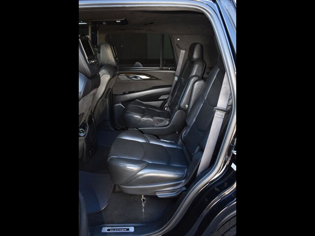 Used 2017 Cadillac Escalade Platinum AWD/4WD image 19