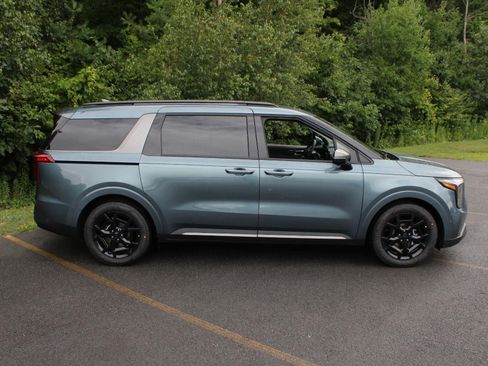 New 2027 Kia Carnival SX FWD image 4