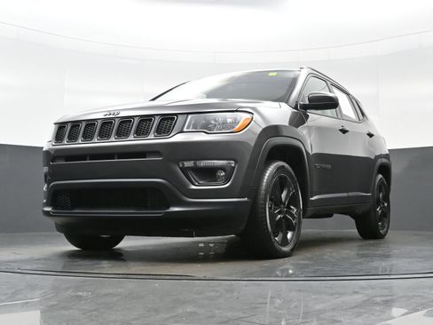 Used 2021 Jeep Compass Latitude AWD/4WD image 24
