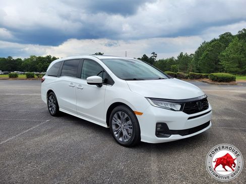 Used 2025 Honda Odyssey Touring image 9