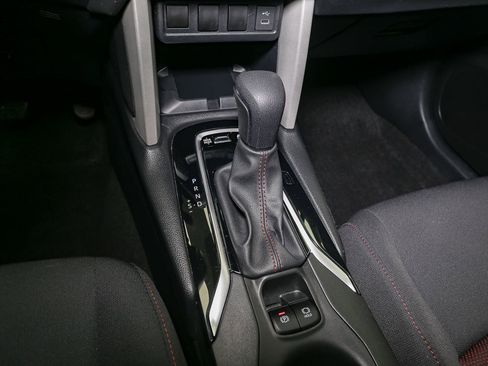 Used 2024 Toyota Corolla Cross AWD Hybrid image 31