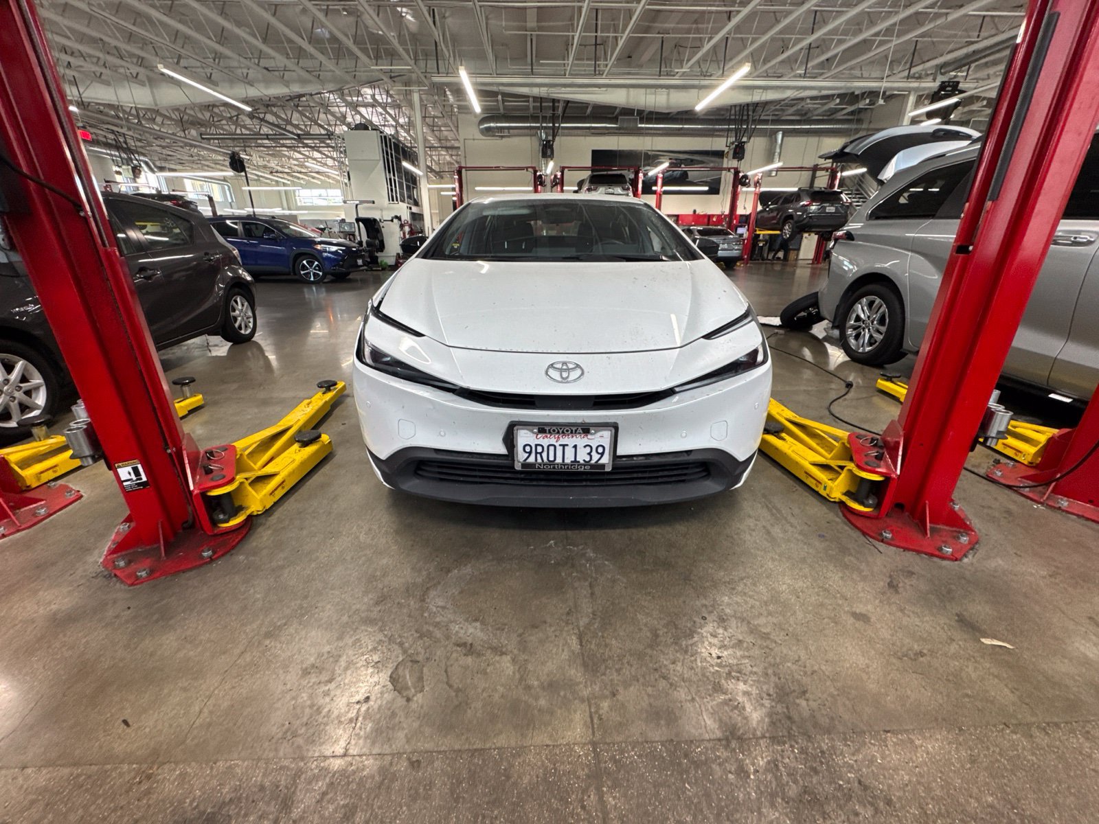 Used 2024 Toyota Prius LE FWD image 7