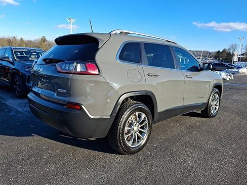 Certified 2019 Jeep Cherokee Latitude Plus w/ Comfort/Convenience Group image 9