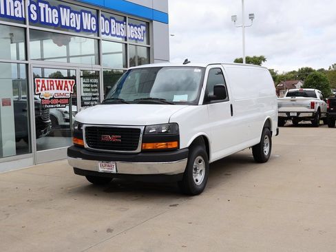 New 2025 GMC Savana 2500 w/ Enhanced Convenience Package RWD image 7