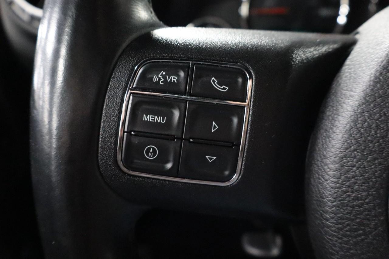 Used 2015 Jeep Wrangler Unlimited Sahara w/ Connectivity Group AWD/4WD image 13
