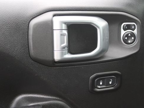 Used 2020 Jeep Wrangler Unlimited Rubicon w/ LED Lighting Group AWD/4WD image 15