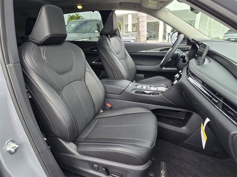 Certified 2026 INFINITI QX60 Luxe w/ Cargo Package image 19