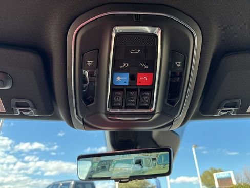 New 2026 Jeep Grand Cherokee Limited image 37