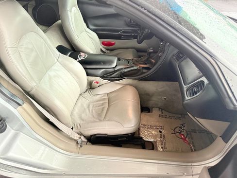 Used 1998 Chevrolet Corvette Coupe image 28