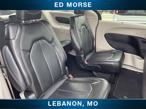 Used 2023 Chrysler Pacifica Touring-L FWD image 26