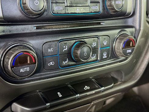 Used 2018 Chevrolet Silverado 1500 LT w/ Texas Edition RWD image 15