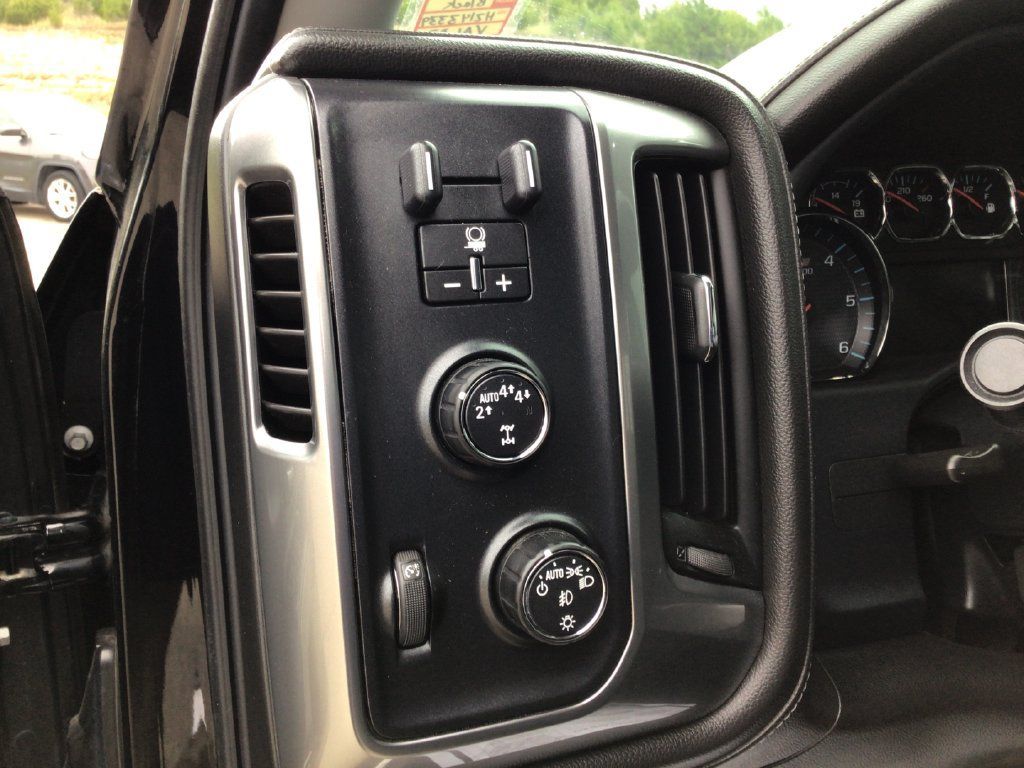 Used 2017 Chevrolet Silverado 1500 LTZ Z71 w/ LTZ Plus Package AWD/4WD image 32