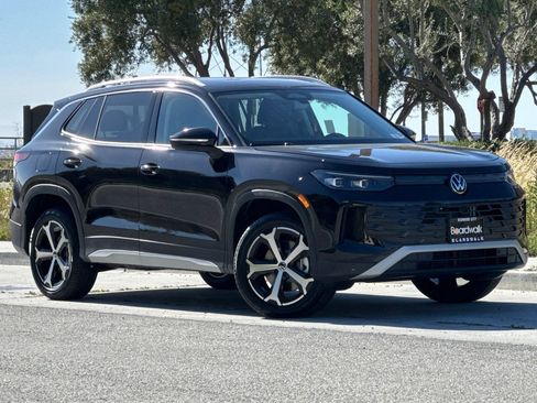 New 2026 Volkswagen Tiguan SE AWD/4WD image 2