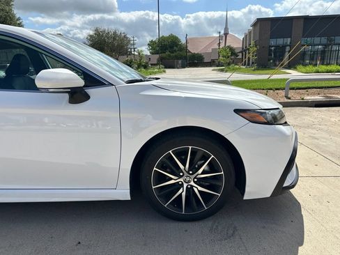 Used 2024 Toyota Camry SE FWD image 22