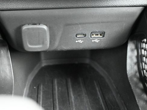 Used 2025 Chevrolet TrailBlazer LT FWD image 16