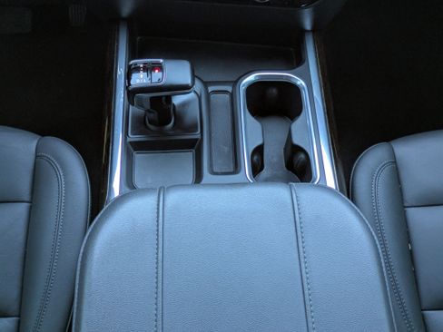 Used 2024 GMC Sierra 1500 Elevation w/ Elevation Premium Package image 6