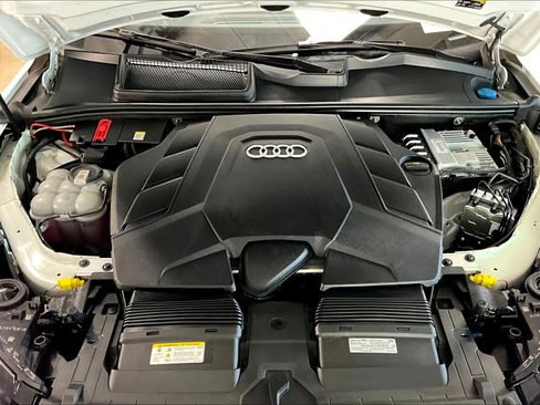 Used 2022 Audi Q7 3.0T Premium w/ Convenience Package AWD/4WD image 10