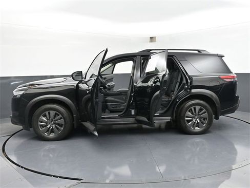 Used 2024 Nissan Pathfinder SV w/ Lighting Package (N92) image 48