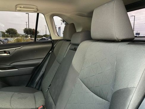 Used 2021 Toyota RAV4 XLE AWD/4WD image 10