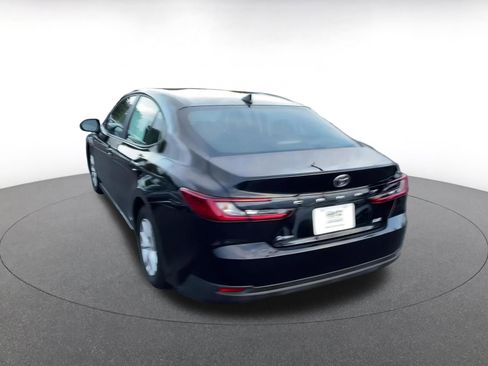 Used 2025 Toyota Camry LE image 11