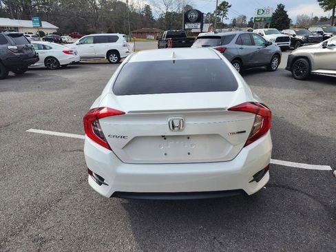 Used 2017 Honda Civic Touring image 4