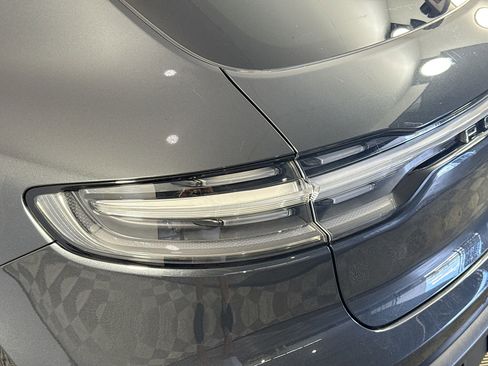 Used 2023 Porsche Macan image 35