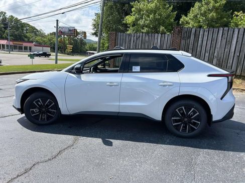 New 2026 Toyota bZ FWD image 6