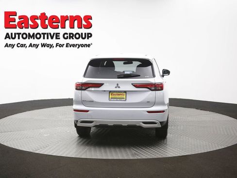 Used 2024 Mitsubishi Outlander SE AWD/4WD image 37