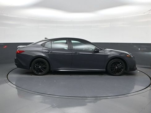 Used 2025 Toyota Camry SE FWD image 11