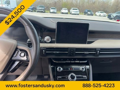 Used 2020 Lincoln Corsair Reserve w/ Equipment Group 201A image 11