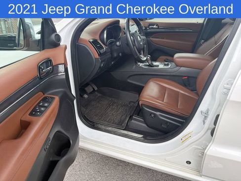 Used 2021 Jeep Grand Cherokee Overland AWD/4WD image 11