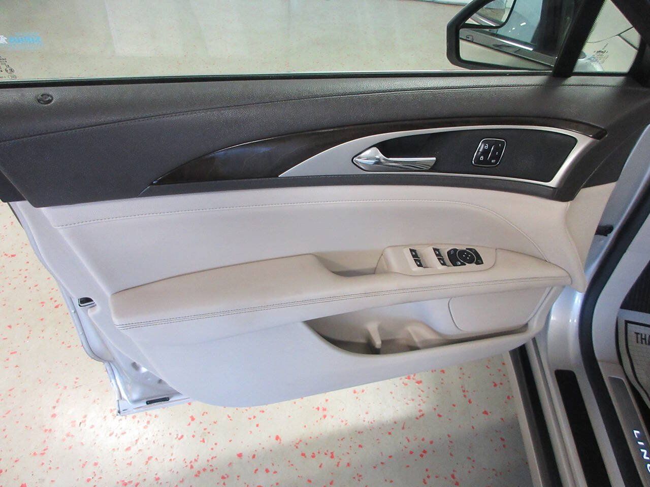 Used 2017 Lincoln MKZ Select AWD/4WD image 33
