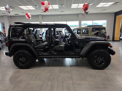 New 2024 Jeep Wrangler Unlimited AWD/4WD image 31