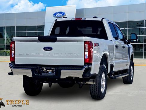 New 2026 Ford F250 XLT w/ FX4 Off-Road Package AWD/4WD image 4