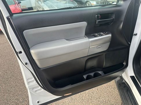 Used 2019 Toyota Sequoia SR5 image 9